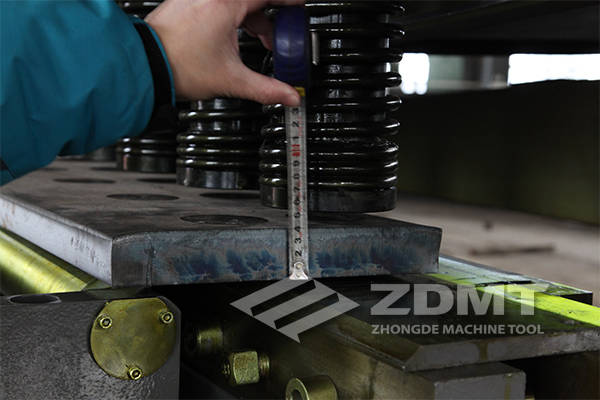 ZDG-4032液壓閘式剪板機